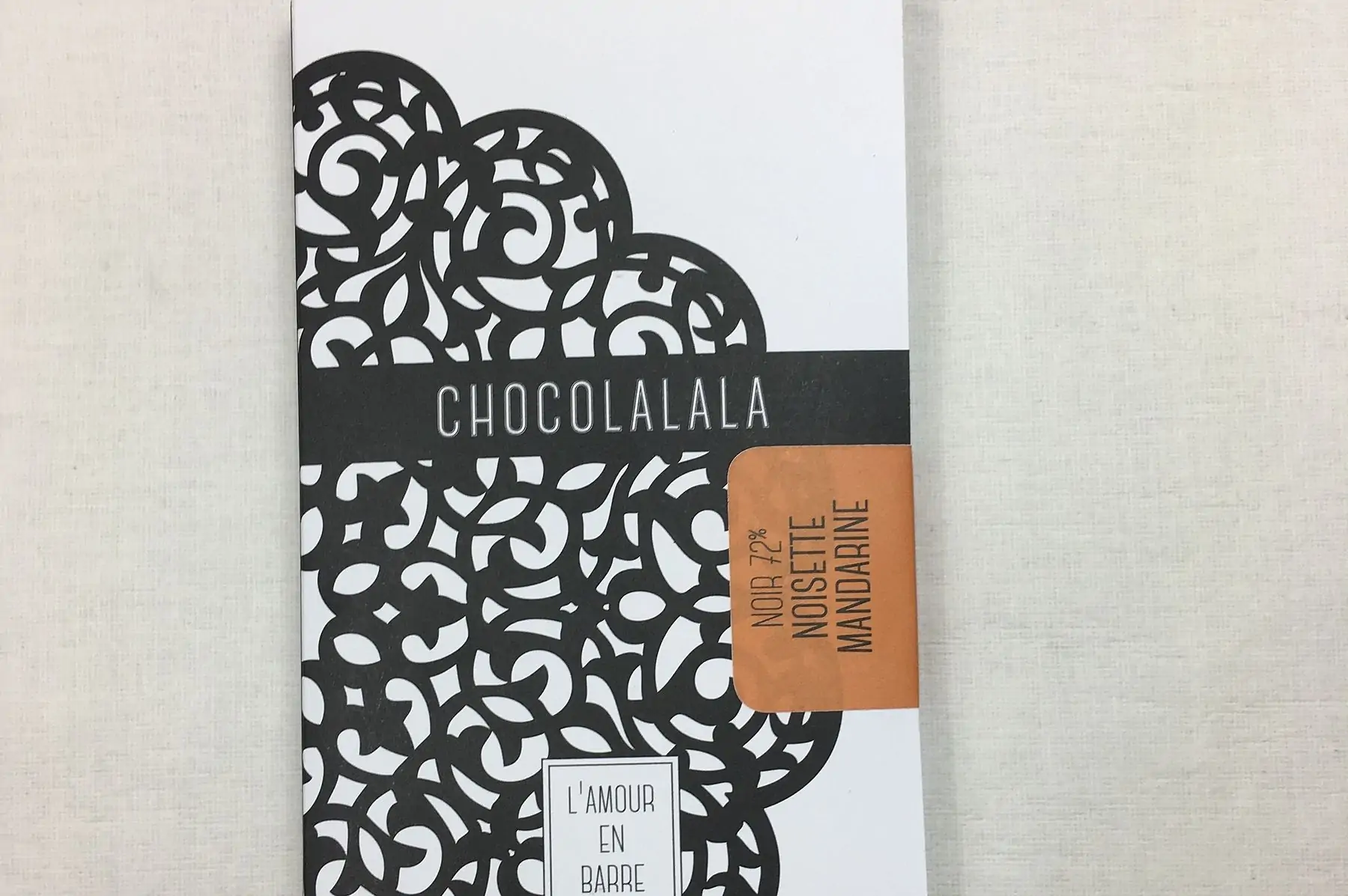 tablette noir 72% noisettes-mandarine