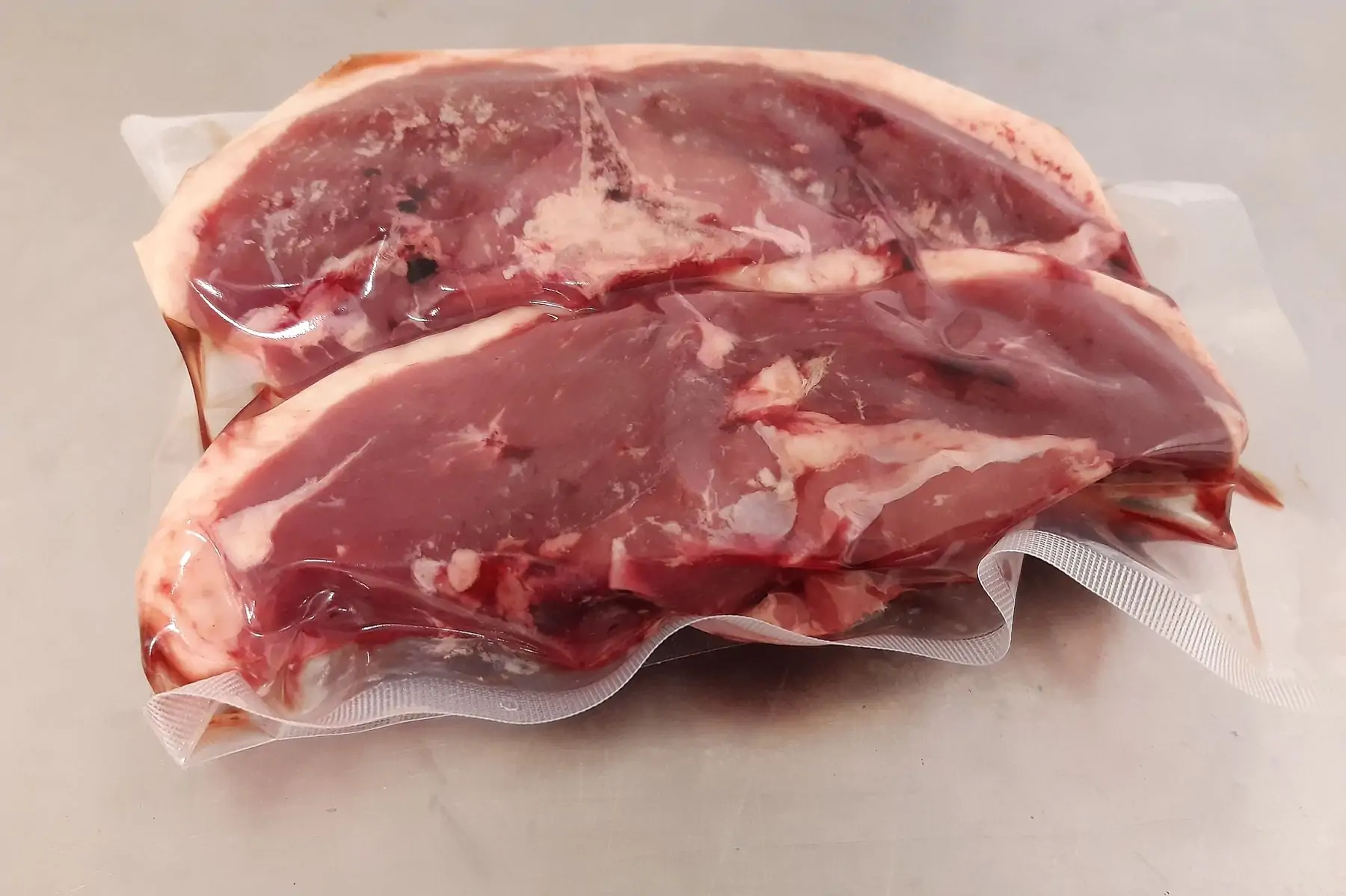 ff/ 2 côtelettes de canard sous vide