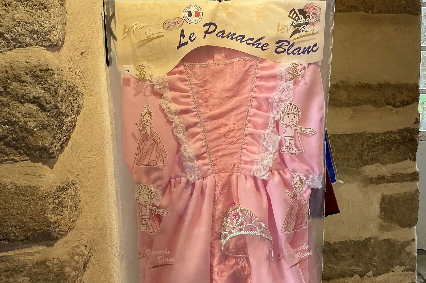 robe de princesse rose et son diadème