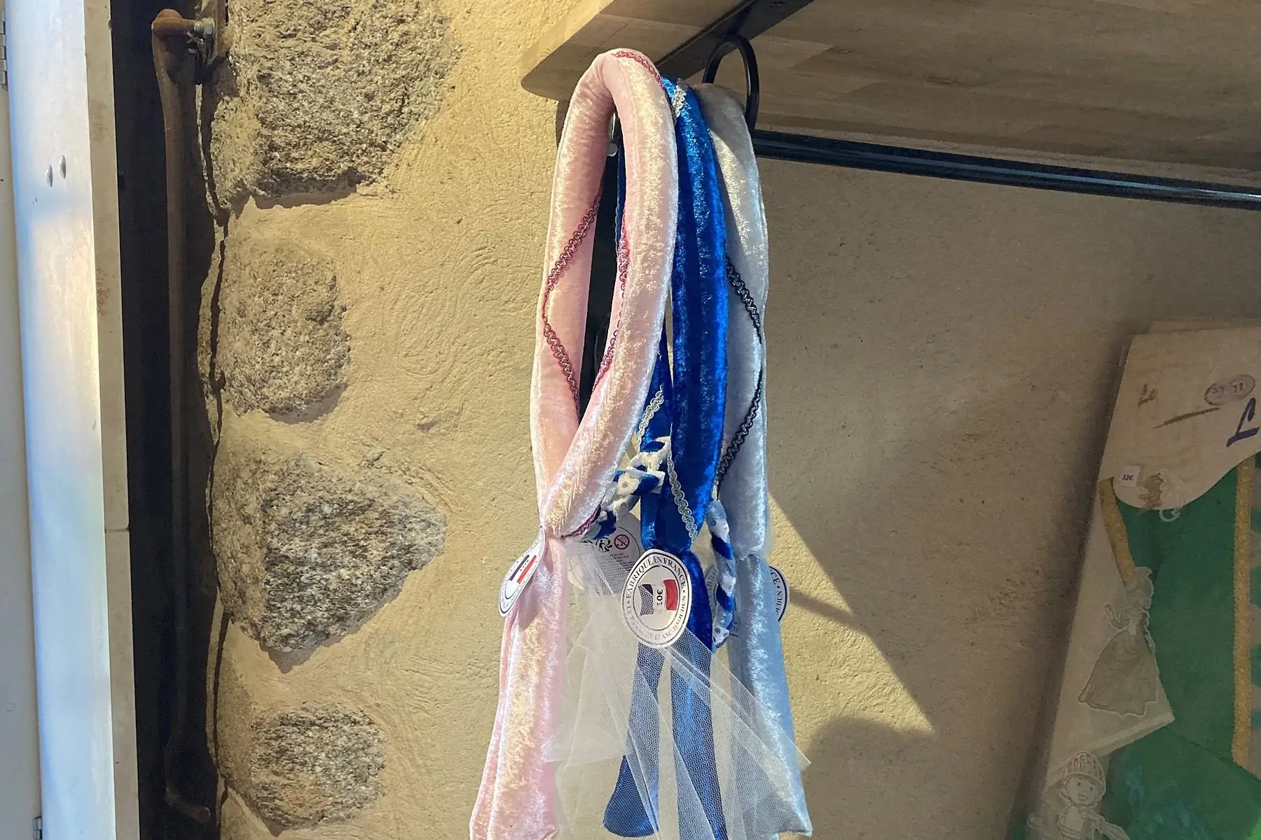 coiffe médiévale en velours et voile en tulle