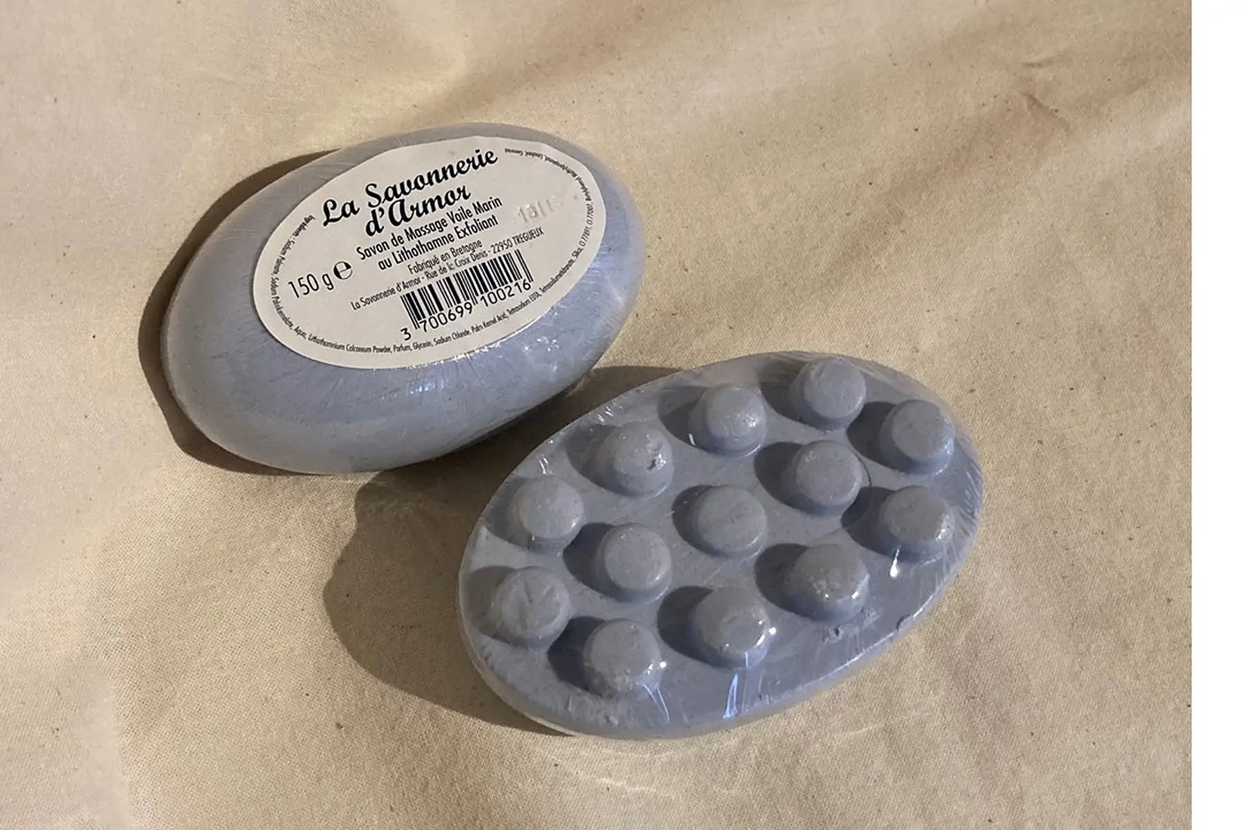 savon de massage bleu au lithothame exfoliant, parfum voile marin