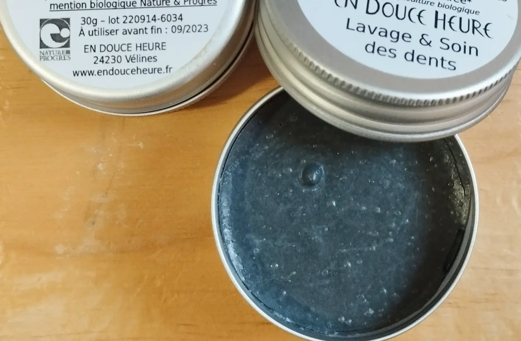 cosmétique : dentifrice solide, pate à dents