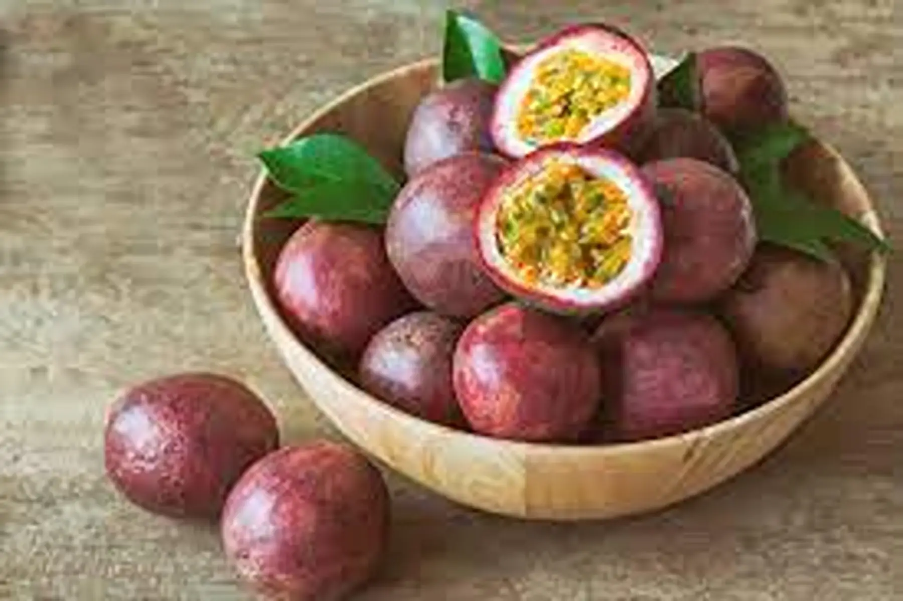 fruit de la passion violet de la réunion ! (france)