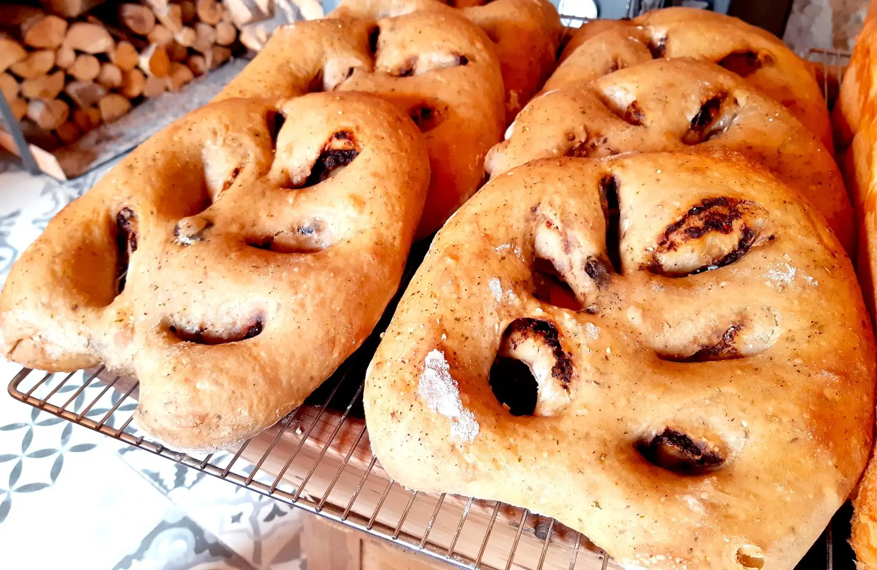 fougasse olives