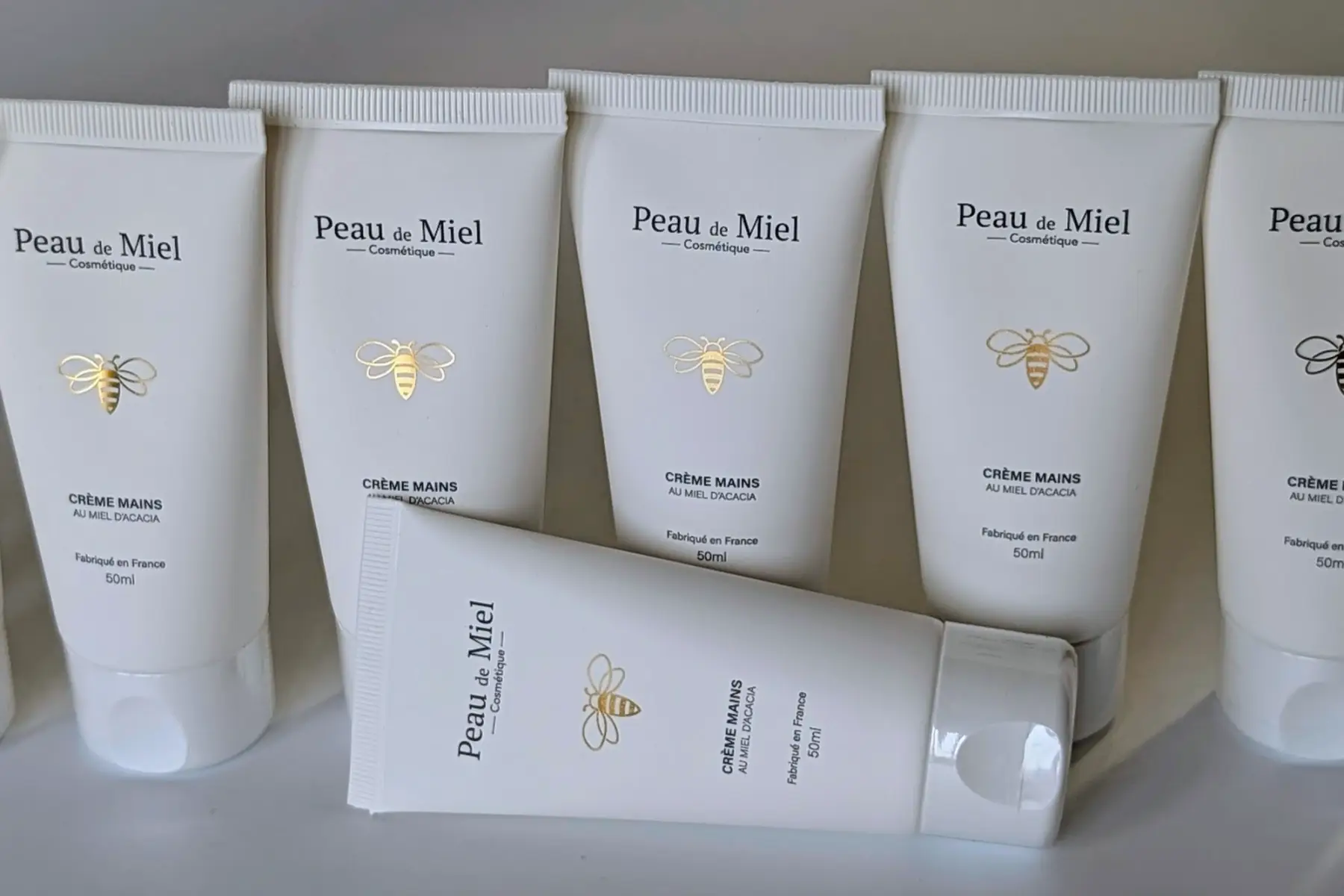 tube de crème pour les mains au miel de fleurs du gâtinais