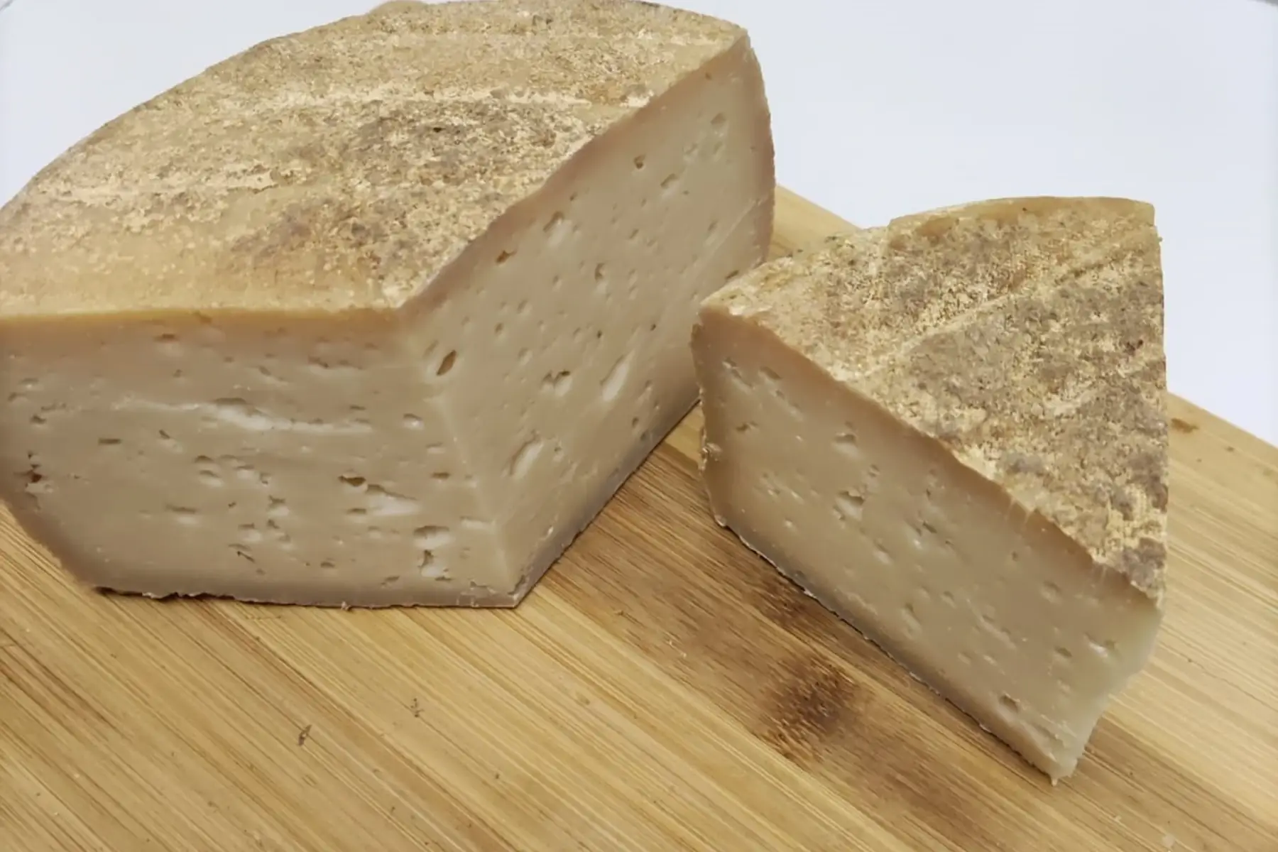 Tomme de chèvre - affinage 3 mois environ - portion de 120 grammes