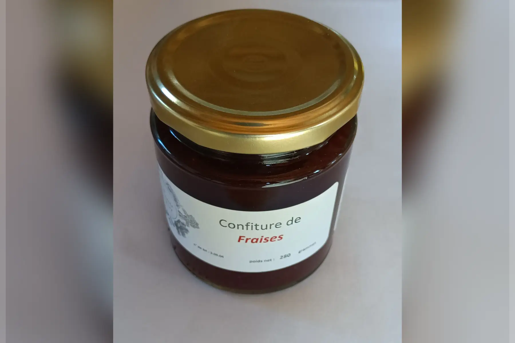 grand pot de confiture de fraises 🍓