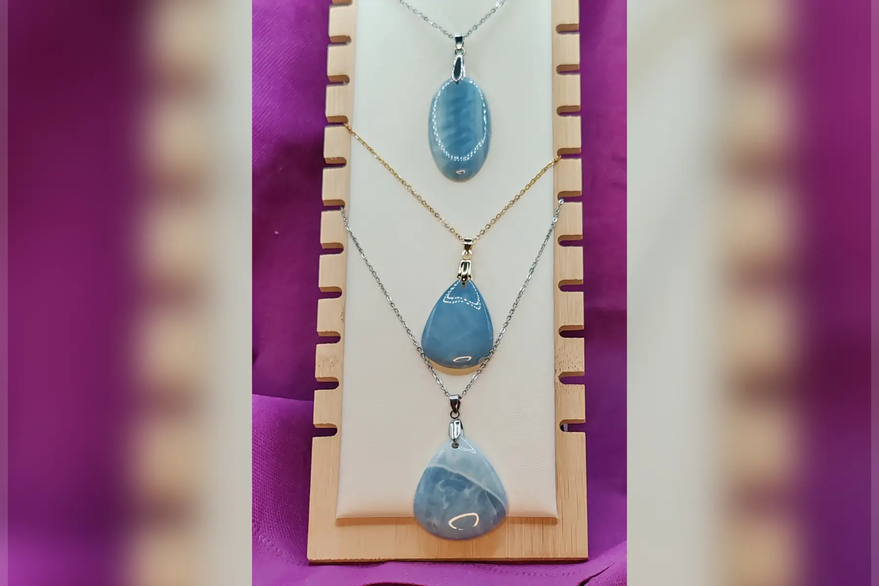 pendentif en opale bleue