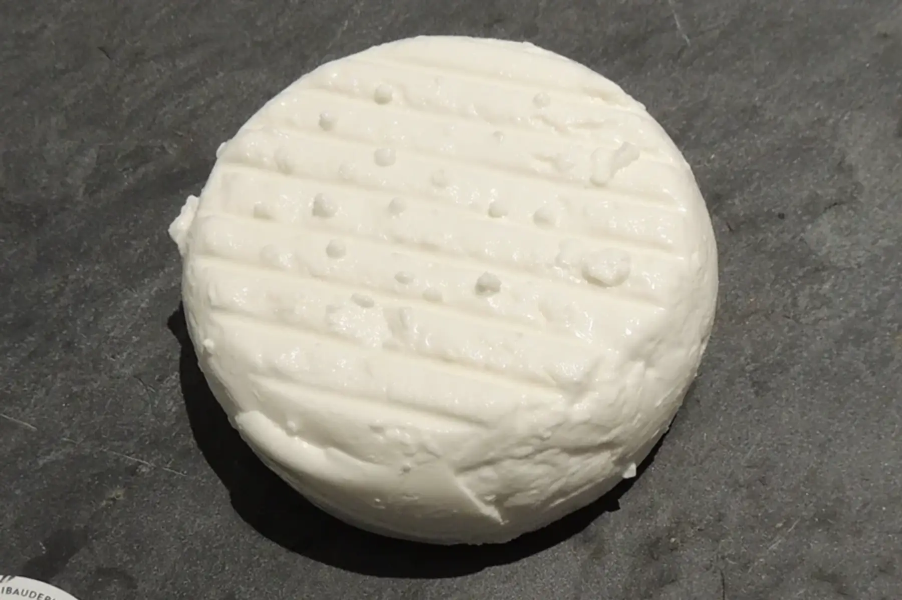 rond de chèvre frais