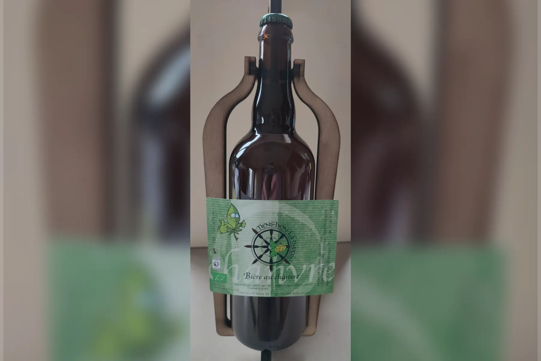 Bière blonde à la fleur de chanvre