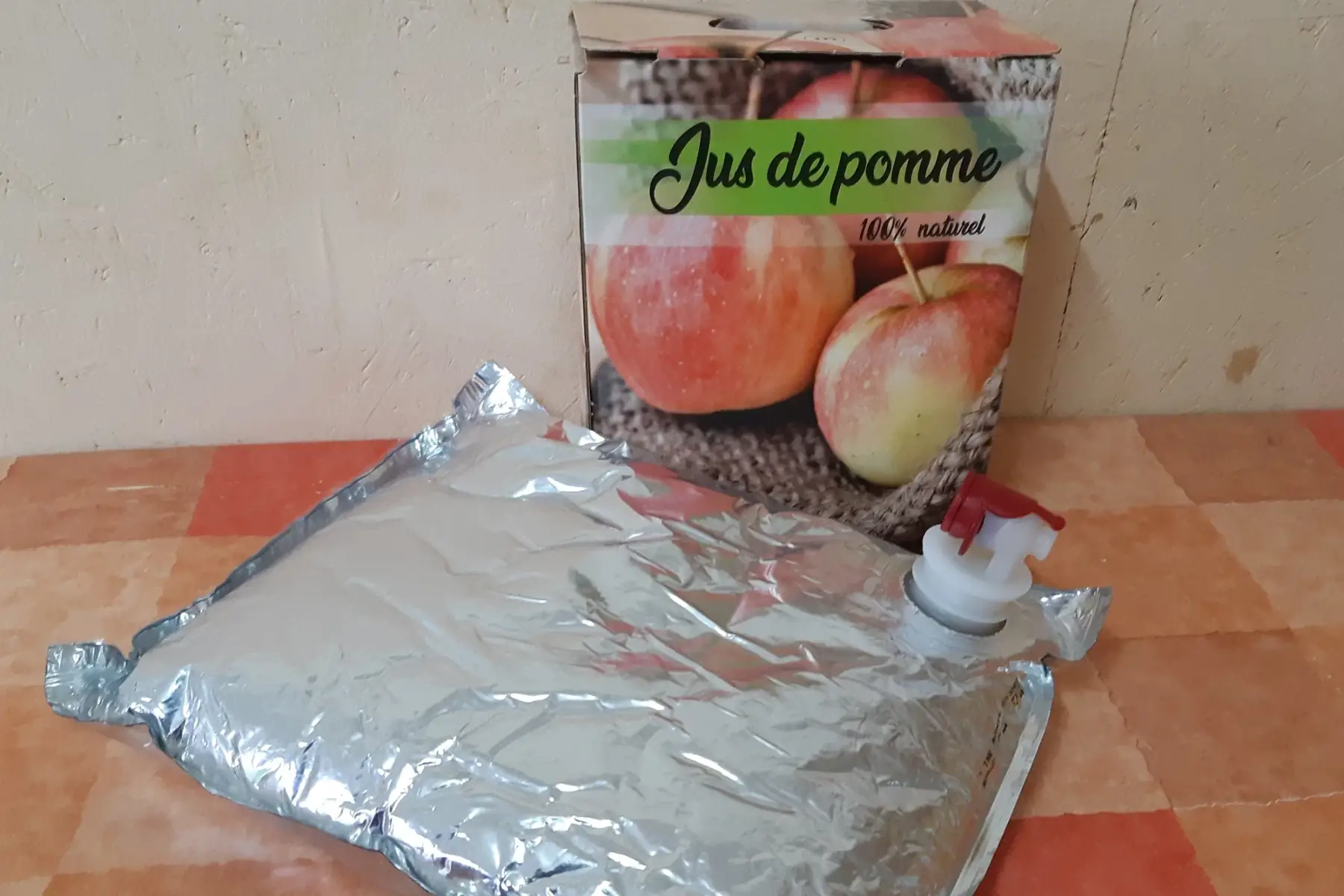 Jus des pommes issu du verger bio
