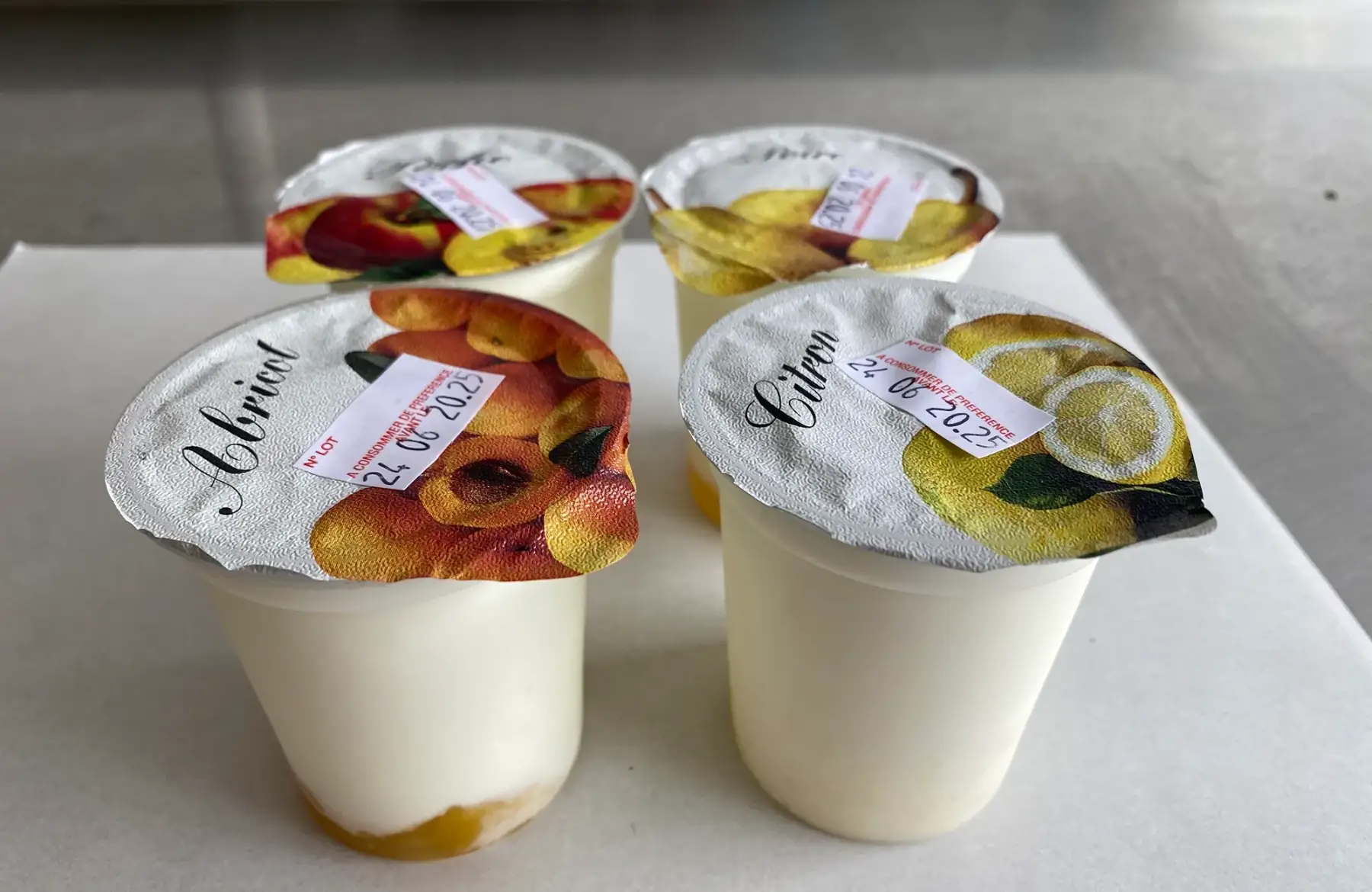 Pack de 4 yaourts de chèvre aux différents fruits blancs