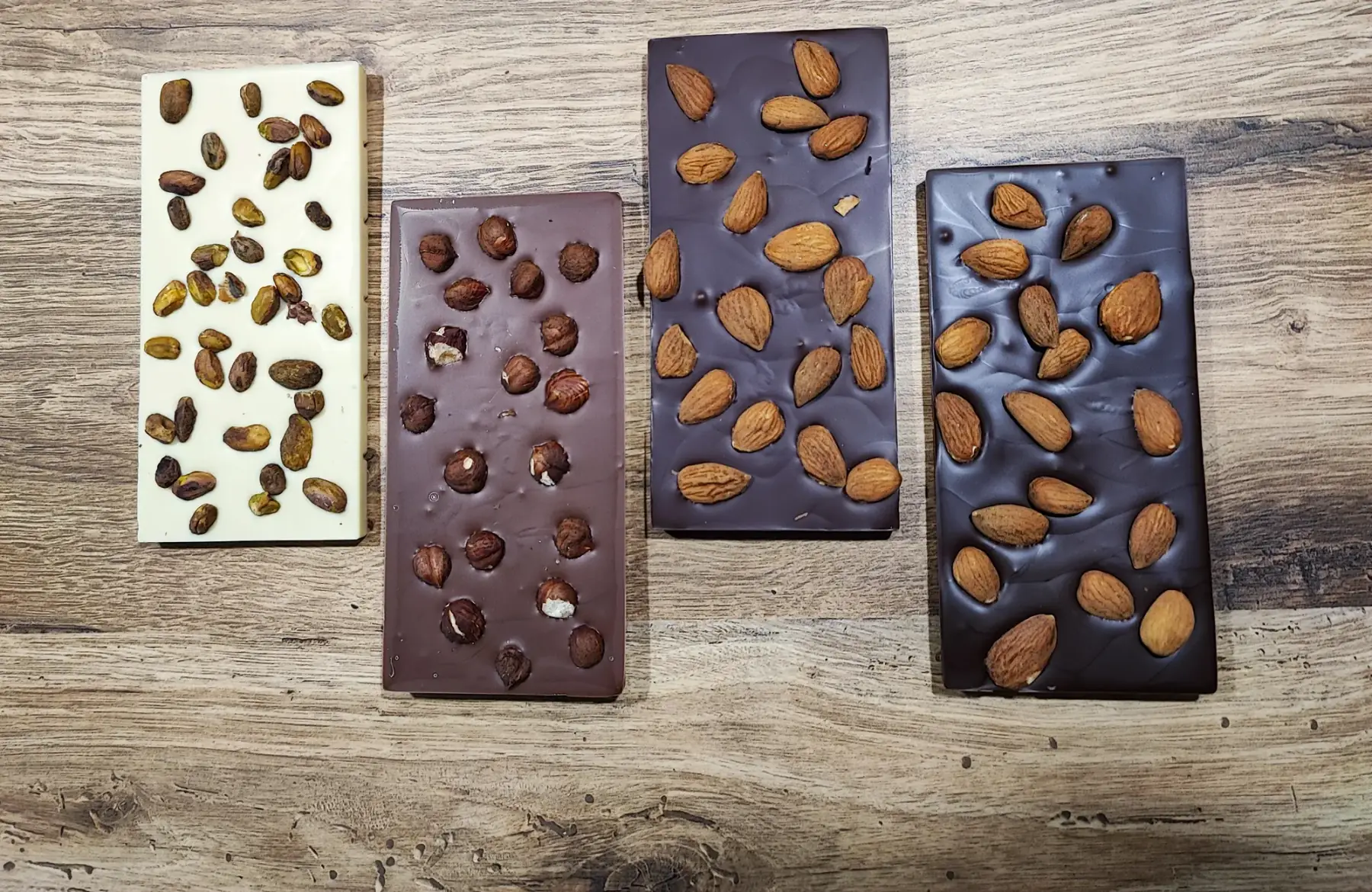 Tablette Noir 72% / Amandes torréfiées